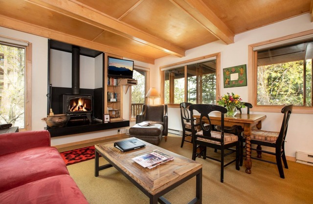 RMR: 1 chambre confortable - Très bien situé à Teton Village! Activités gratuites incluses!