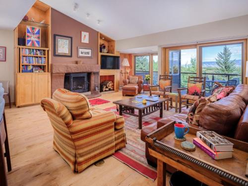 RMR: Snow Ridge 4 Condo in Teton Village