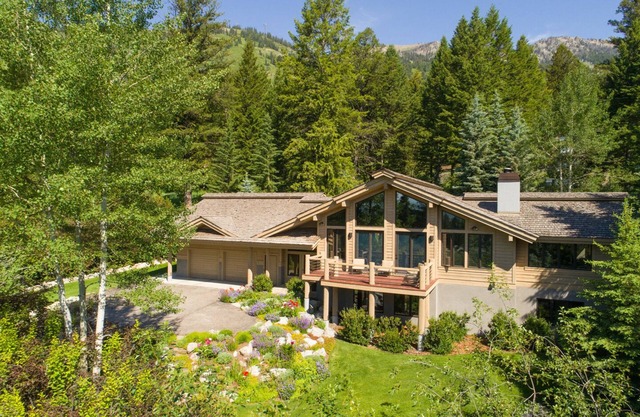 RMR: Wildflower House in Teton Village