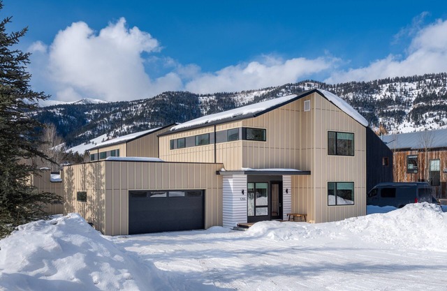 RMR: Private 3 bedroom Wilson home available for 30+Day stays