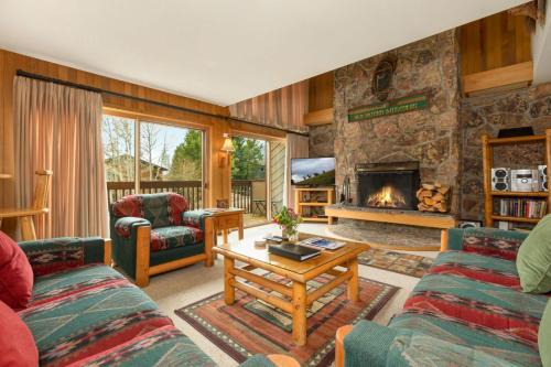 RMR: Wind River 15 Condo in Teton Village