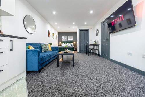RNM - Business Contractor & Proffesionals, Private Access & Entire Place, Kitchen & Washroom with amenities, Smart Tv, Easy Access, Fast WiFi, Parking Nearby, Great transport links