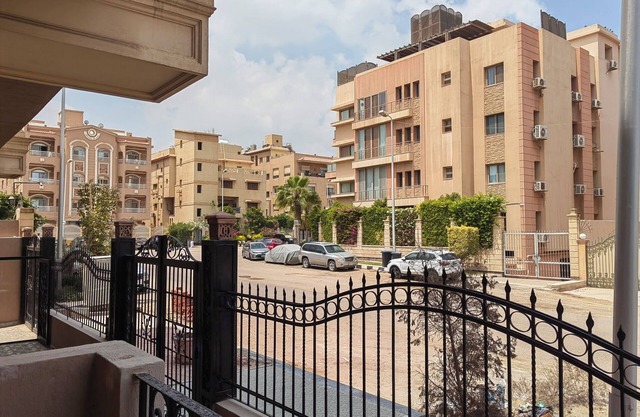 Roadhouse New Cairo Residence