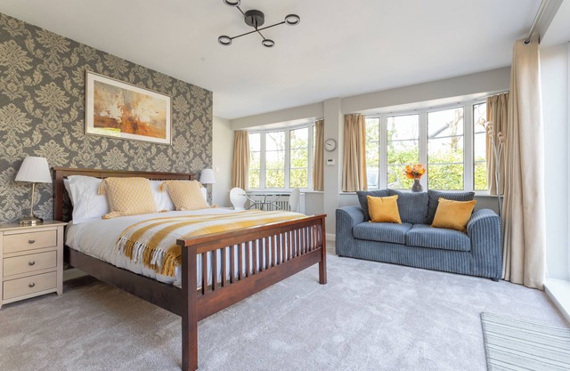 Robins Perch- Modern Cosy Cottage with Fantastic Garden View in a quiet location