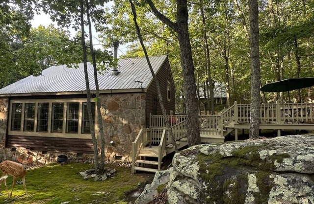 Rock Home on 3 Acres- Rock Haven