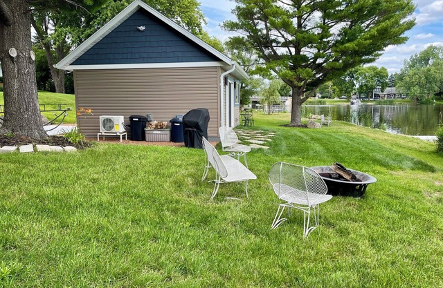 Rock River Retreat Boathouse Bungalow...Relax, Refresh, and Enjoy this Zen Den