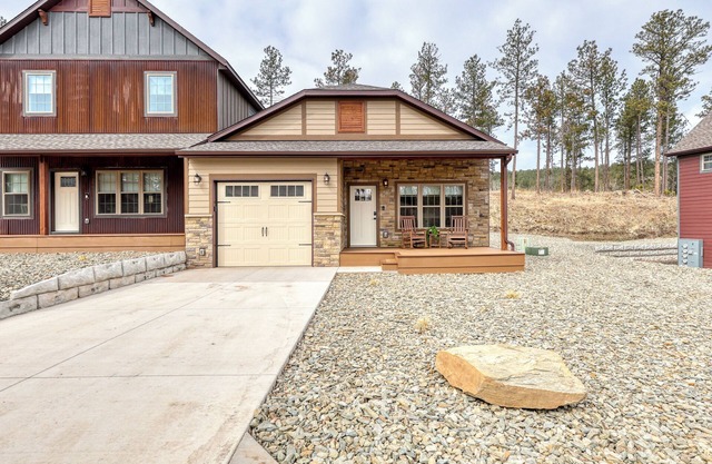 "Experience Modern Comfort with a Crazy Horse Theme – New Condo in Rockerville Gold Town Lodging!"