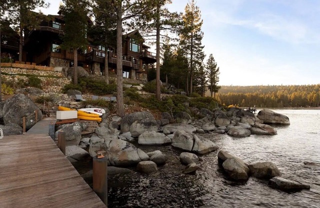 Rockhaven Tahoe Lake Front Estate avec plage privée