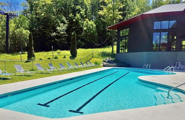 Rockstar! Pool, Tennis, Fireplace, Pickleball