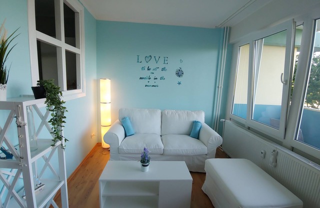 Rocksteins Nr. 2 - cozy vacation apartment, close to the beach, the Baltic Sea on the horizon