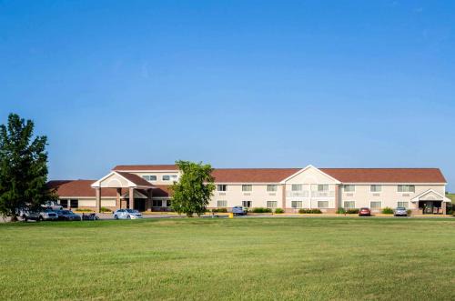 Rodeway Inn and Suites
