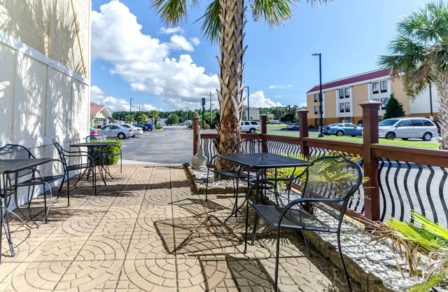 Rodeway Inn & Suites Jacksonville near Camp Lejeune