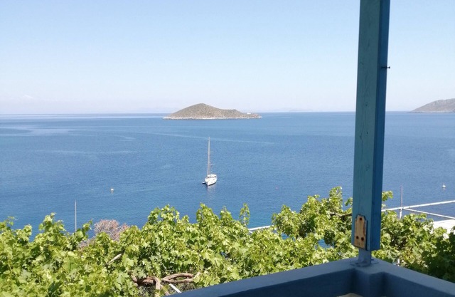 RODON PANDELI APARTMENT with panoramic views - 5 min away from the beach!!
