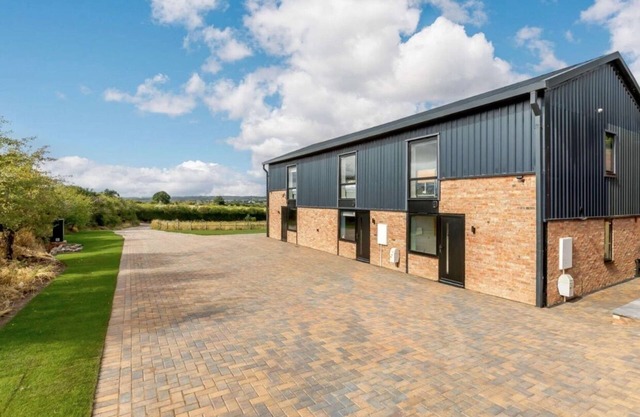 Roe Cottage, disabled adapted 2 bedroom, hot tub