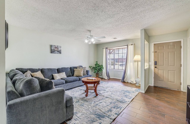 Rogers Vacation Home w/ Yard: 5 Mi to Bentonville