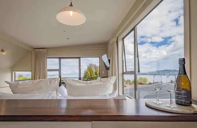 Rokino Lake house A+ Location and Views