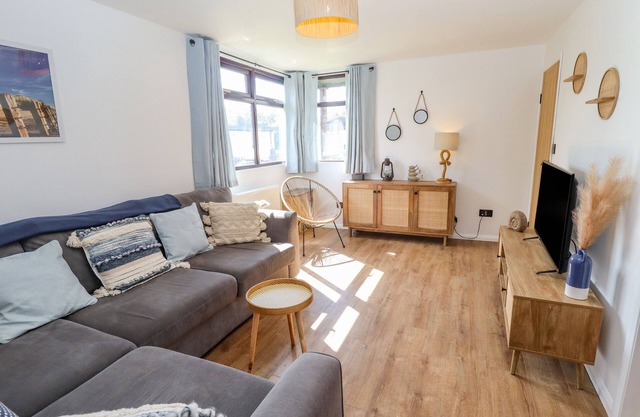 ROLLIN' DUNES, pet friendly in Humberston, Lincolnshire