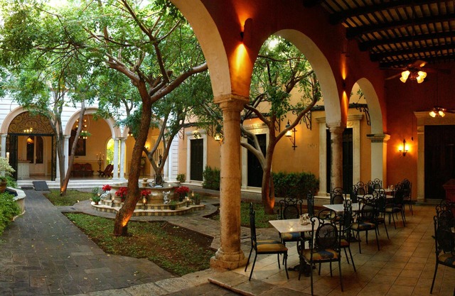 Un bloc romantique et charmant à 1/2 de la place principale