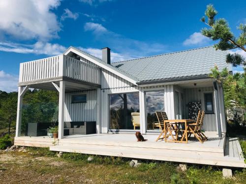 Romantic beach cottage