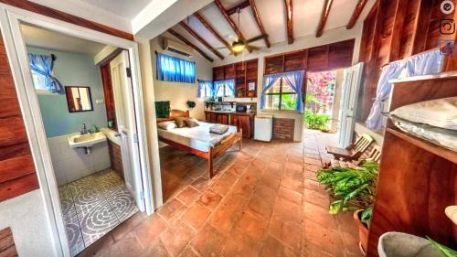 Romantic Beachfront Casita w Pool - AC - Sleeps 4