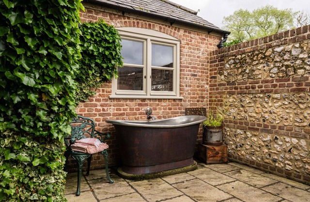 Bolthole romantique pour deux avec piscine intérieure et sauna dans le Dorset
