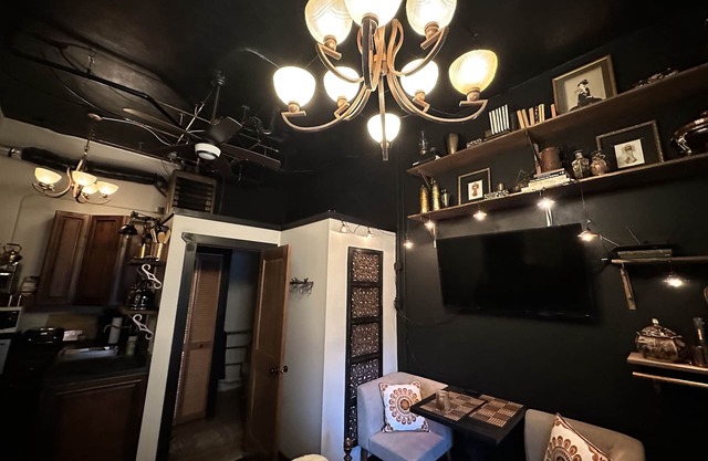 Chambre romantique en cuivre à l'historique 123 S Washington