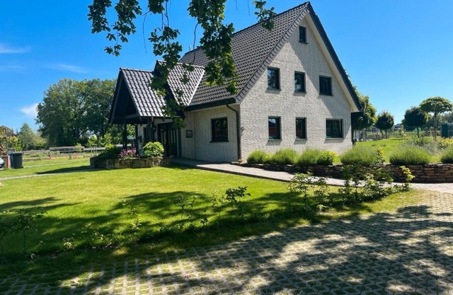 Romantic country house vacation apartment with pony rides, carriage and sleigh rides