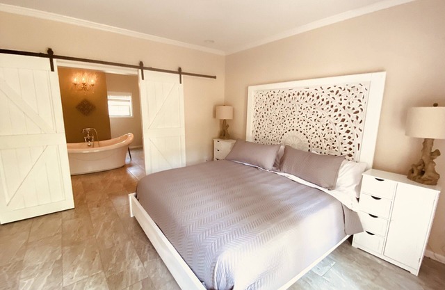 Romantic couples getaway large 2 person tub large out area to hangout and lounge