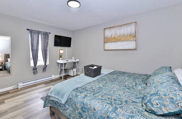 Romantic Fountain Square Escape - Perfect Date Night