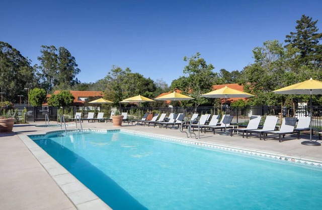 Relaxing Retreat: Cozy Fireside, Pool Access, and Nature All Around