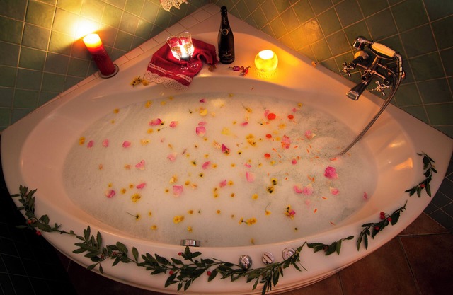 maison romantique pour 2 personnes avec jacuzzi,