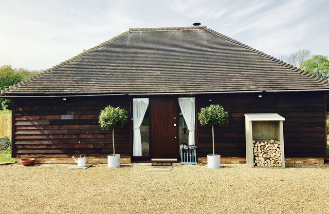 Retraite romantique dans les champs de houblon du Kent, avec de superbes visites