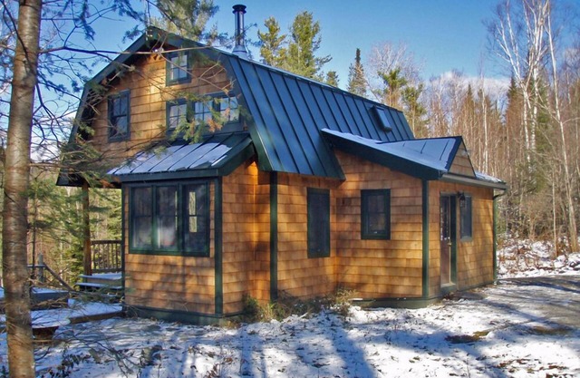 Romantic Retreat: 10 acres, bain à remous, Cinema