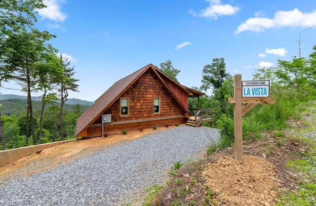 Romantic retreat with spectacular mountain view.