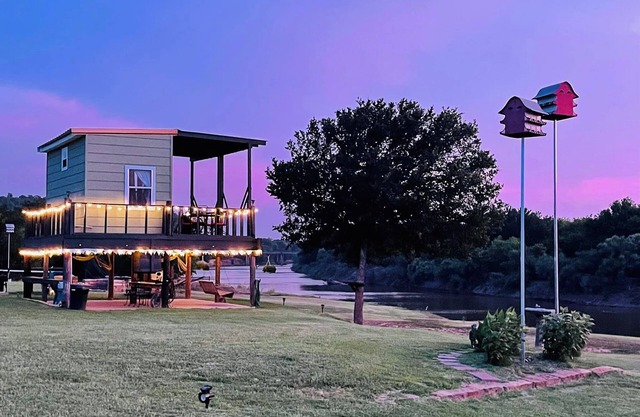 Waterfront Cabin & RV Hookups Near Possum Kingdom Lake, Pontoon Boat available