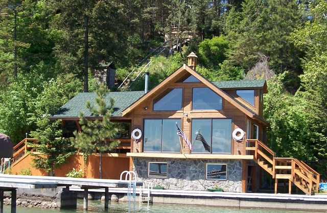 Hangar à bateaux romantique de Somers Bay avec quai