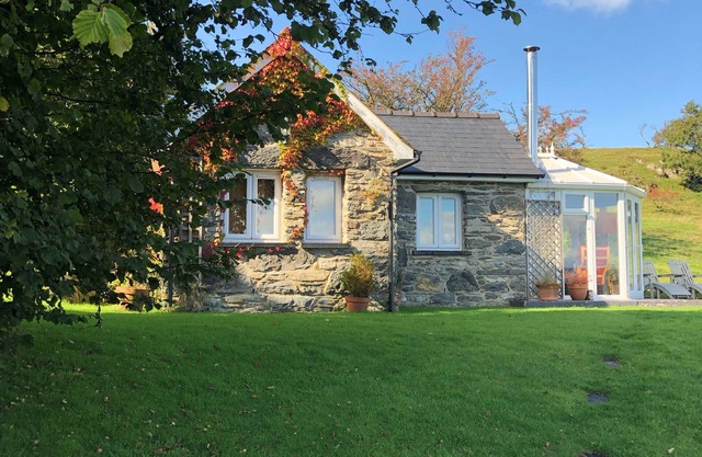 Stone Cottage Studio Cottage avec poêle à bois à la porte du parc national de Snowdonia