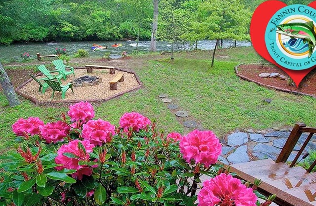 River Mist Log Cabin, Bord de l'eau, HotTub, Pêche, WiFi, Fire Pit, Blue Ridge