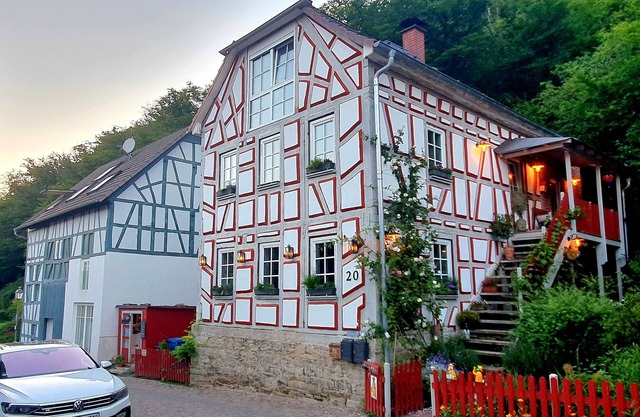 Appartement de vacances romantique 'Fachwerkhof' avec terrasse privée, jardin et Wi-Fi