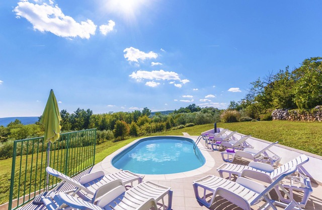 Villa romantique avec piscine et vues spectaculaires