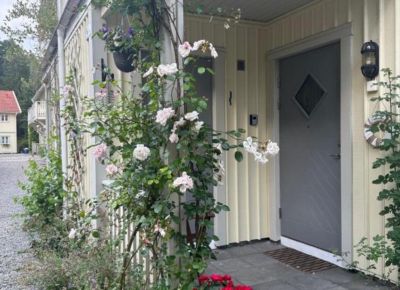 Romslig og sjønært feriehus på Nøtholmen