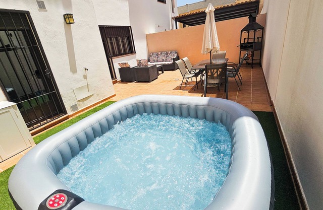 RONDA HOME, BELLE MAISON MODERNE + WIFI