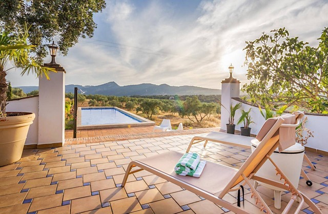 Ronda Oasis - Huit Chambres Villa, Couchages 16