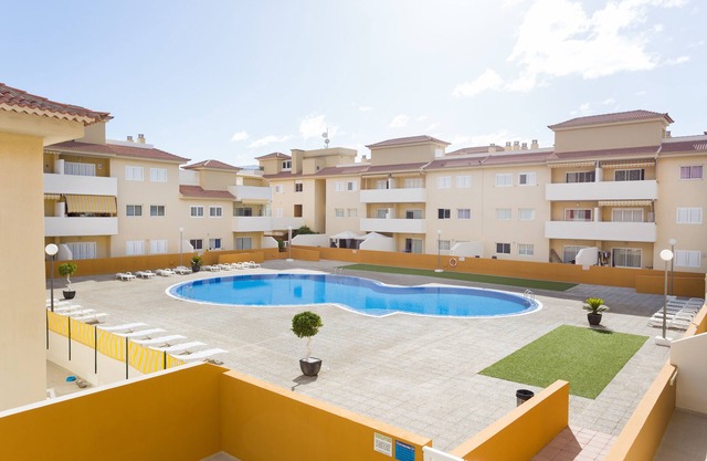 TERRASSE DE TOIT AVEC PISCINE PRÈS DE LA PLAGE