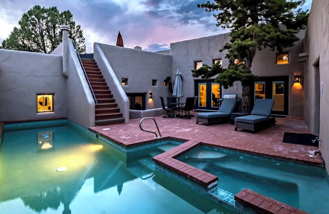 Sedona Red Mountain Retreat- Updated Home w Private Pool + Amazing views!