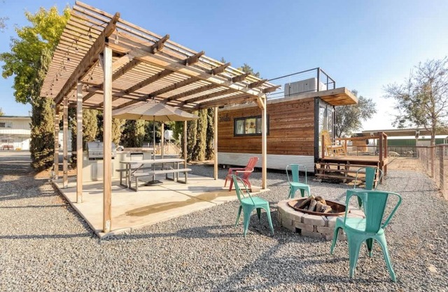Rooftop Spa! Tiny Home on the Farm with Gym, Wifi+