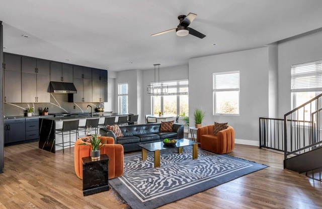 Rooftop w/ Skyline Views-15 Min to Broadway-Luxury