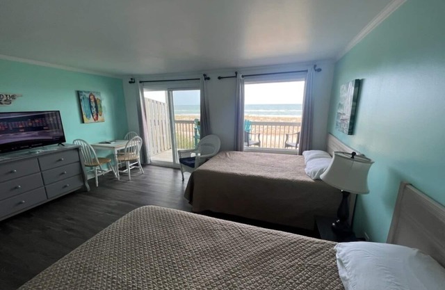 Room #214 Mini Efficiency 2 Double Beds Pets Yes