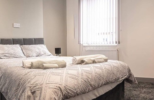 Room 3 Double Bedroom, Stoke-on-Trent.
