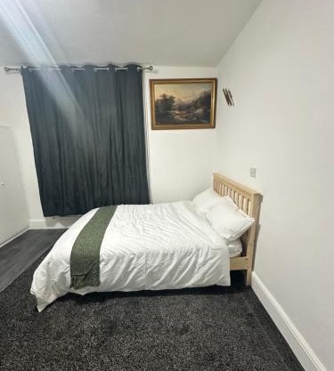 Room 3 NG3 2AZ